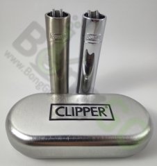 Kovový zapalovač Clipper ve stříbrné barvě s krabičkou