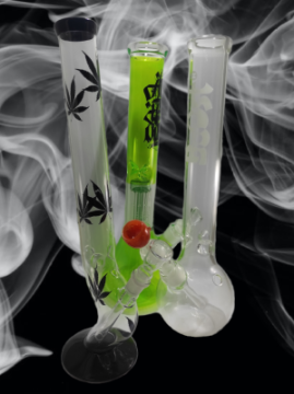 Glass bongs with percolator and without it